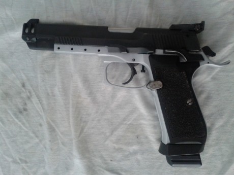 Bueno, pues pongo a la venta mi bernardelli vb practical. Ya hace un año que la tengo y no he disparados 00