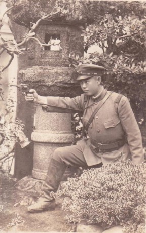 Hace unos días encontré por casualidad en una web extranjera un arma a la venta que hacía muchos años 40