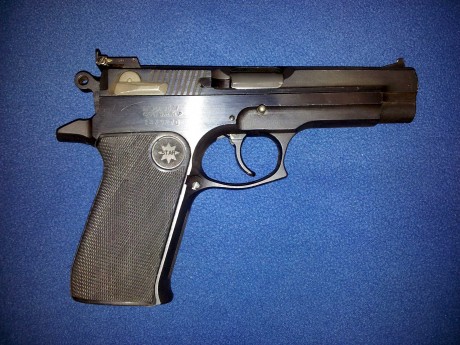 Buenos días, Sres. Foreros.
Vendo una Star, modelo 30 M Match, del cal. 9 mm. para., por 450 €.
La pistola 01