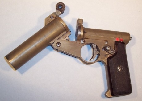 Hace unos días encontré por casualidad en una web extranjera un arma a la venta que hacía muchos años 122