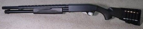 La Ithaca 37 es una escopeta de corredera fabricada para el mercado civil, policial y militar. También 100