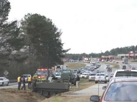 Vamos que mejor vemos el vídeo...:
 QBYzHEDneFU 

ya lo tiene el "Gwinnett County Sheriff's"
 10