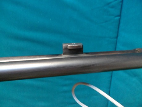Poseo un Winchester 1892 original, en el lado derecho del cañon tiene un enganche para bayoneta, buscando 51