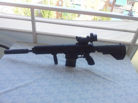 Pues aqui les dejo unas fotos de mi última adquisición airsoftoril un HK417 al que le he puesto un visor 02