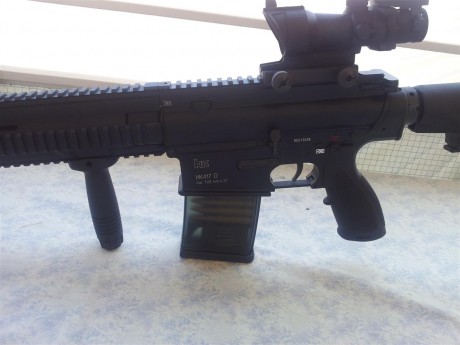 Pues aqui les dejo unas fotos de mi última adquisición airsoftoril un HK417 al que le he puesto un visor 01
