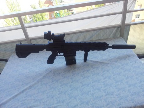 Pues aqui les dejo unas fotos de mi última adquisición airsoftoril un HK417 al que le he puesto un visor 11