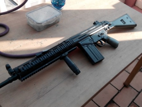 Vendo un fusil de Airsoft de la marca Jing Gong, modelo T3 RAS Con culata y pistolet en color oliva, replica 00