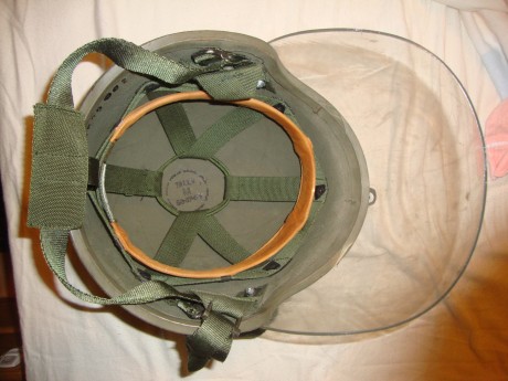Hola, estoy buscando cascos de combate españoles, preferiblemente de los de fibra modelos MARTE,Y/O de 52