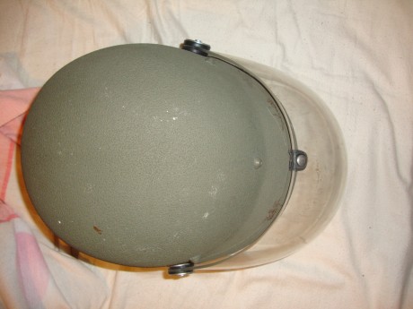 Hola, estoy buscando cascos de combate españoles, preferiblemente de los de fibra modelos MARTE,Y/O de 50