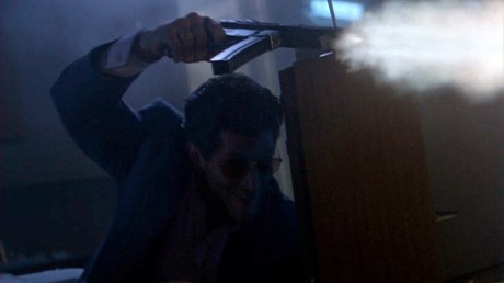 Compañeros,

En vista de las ganas de algunos (Elcafe, Wilcow, Vrakk, etc) por adivinar armas de películas 40