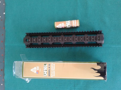    Vendo este guardamos para AR15:

Guardamanos UTG PRO para AR15 medida rifle (no M4), comprado, montado 02