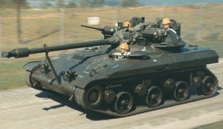 Quisiera destacar el carro ligero T-92 americano.

Tiene toda la pinta de tener dos torres, una con 50 00