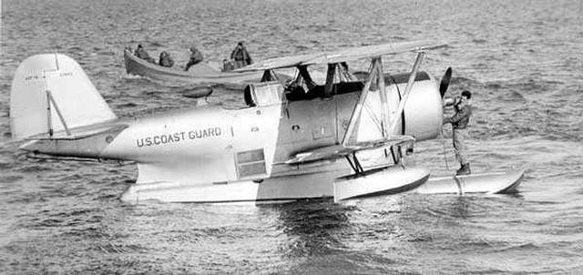 Sé que al principio de la II Guerra Mundial, habían en servicio algunos aviones biplanos (Gloster Gladiator, 70