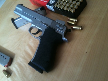   Hola chicos, como veo que falta un sub-foro de esta marca (lo hay de Glock, de 1911's, de Revólveres, 162