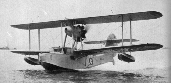 Sé que al principio de la II Guerra Mundial, habían en servicio algunos aviones biplanos (Gloster Gladiator, 151