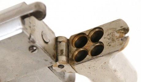 Hace unos días encontré por casualidad en una web extranjera un arma a la venta que hacía muchos años 152