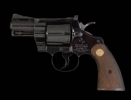 Hace unos días encontré por casualidad en una web extranjera un arma a la venta que hacía muchos años 40