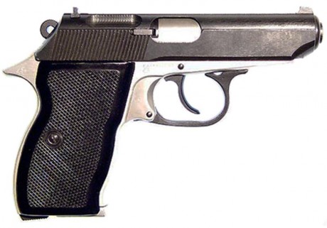 Hace unos días encontré por casualidad en una web extranjera un arma a la venta que hacía muchos años 100