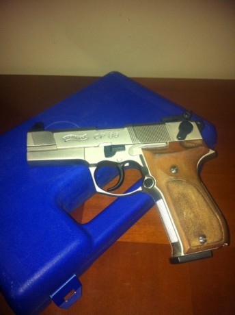 Vendo pistola CO2 Walther CP88-4" en niquel-madera Cal.4,5. Incluyo grupo de puntería micrométrico 02