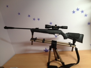 Vendo carabina Gamo VIPER MAX calibre 4.5. Incluye:
-Visor Gamo 3-9x44AOMD (mildot)
-Monturas Gamo TS-300 00