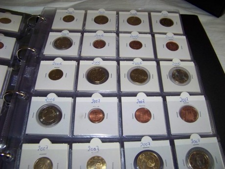 Pues nada queria saber ai algun forero comparte conmigo esta afición a las monedas.

Llevo muchos años 141
