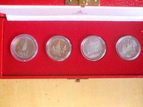 Pues nada queria saber ai algun forero comparte conmigo esta afición a las monedas.

Llevo muchos años 160