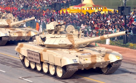 El T-72 contaba, en algunas versiones con unos faldones laterales, unos cuatro por banda, y la pregunta 142