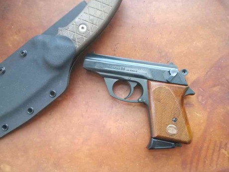 Ya me ha llegado mi primera detonadora (de calidad)
Mauser HSC 84

 http://fotos.subefotos.com/36d4d464f7f96e6bfdc739bb4bf67cf7o.jpg 00