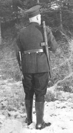 Hace unos días encontré por casualidad en una web extranjera un arma a la venta que hacía muchos años 162