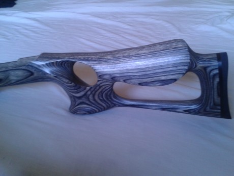 Hola: pues eso que ya no tengo esta carabina y la Culata de madera laminada Tumbhole de la marca Boyds, 01