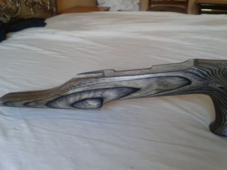 Hola: pues eso que ya no tengo esta carabina y la Culata de madera laminada Tumbhole de la marca Boyds, 00