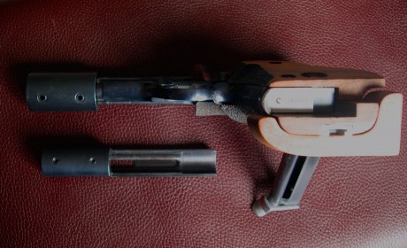 Hola:

Un buen amigo me pide que le ponga a la venta esta magnífica pistola, que hace ya mucho tiempo 11