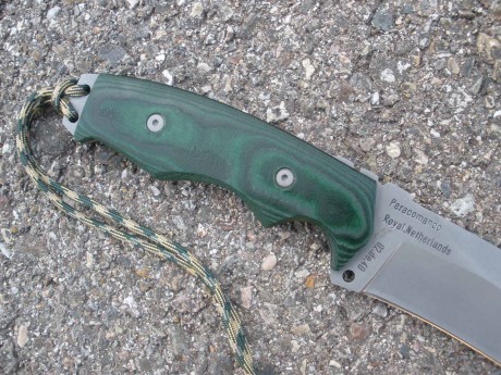 (Paracomando)  "Royal Netherlands" modelo civil nº 02 de 40 en micarta verde. 12