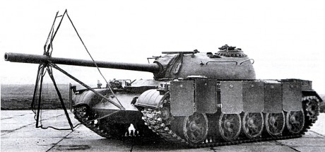El T-72 contaba, en algunas versiones con unos faldones laterales, unos cuatro por banda, y la pregunta 41