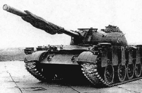 El T-72 contaba, en algunas versiones con unos faldones laterales, unos cuatro por banda, y la pregunta 40