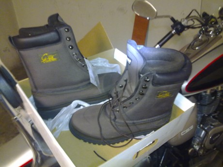 Mi pregunta es¿ si alguien utiliza algun modelo de bota especial para el frio en las batidas?El problema 10