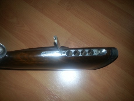 Hola:
Pues eso. Es un rifle express de lujo que apenas saco de paseo en alguna batida. Como podeis imaginar, 30
