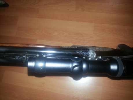 Hola:
Pues eso. Es un rifle express de lujo que apenas saco de paseo en alguna batida. Como podeis imaginar, 90