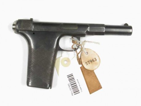 Hace unos días encontré por casualidad en una web extranjera un arma a la venta que hacía muchos años 82