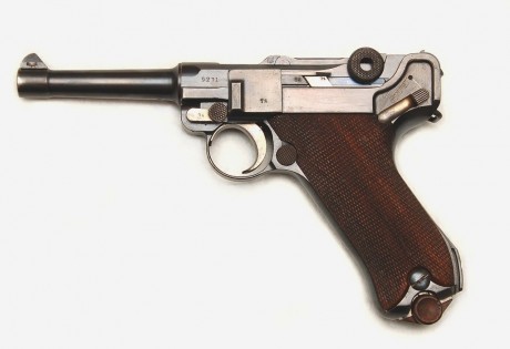 Hace unos días encontré por casualidad en una web extranjera un arma a la venta que hacía muchos años 152