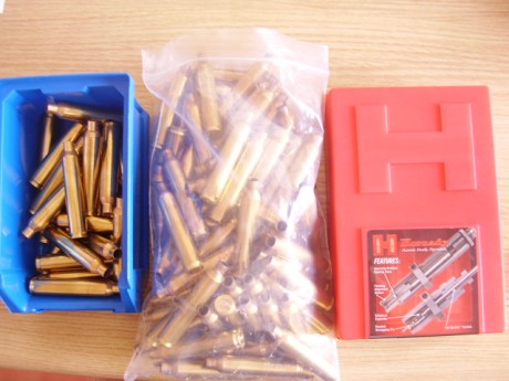 Vendo dies Hornady Custom grade calibre  7 mm Remington Ultramagnum  con Shell Holder, apenas usados. 00