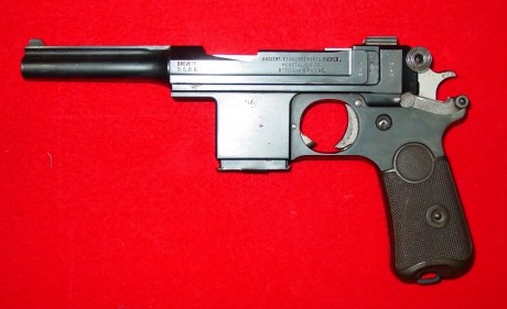 Hace unos días encontré por casualidad en una web extranjera un arma a la venta que hacía muchos años 71