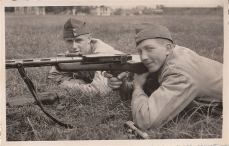 Hace unos días encontré por casualidad en una web extranjera un arma a la venta que hacía muchos años 00