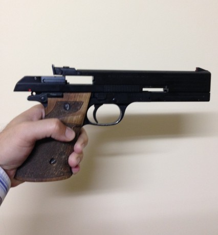 Saludos, pido ayuda para un problema que se me esta repitiendo con la pistola.
La compré de segunda mano 10