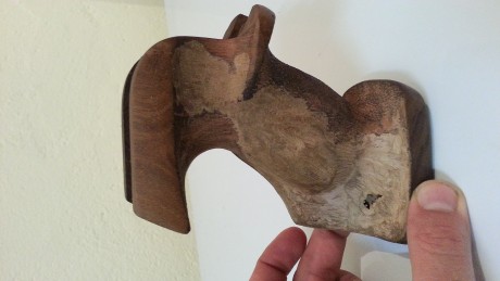 Vendo cacha diestra para pistola walther gsp, la cacha es de tamaño XL, está en buen estado pero retocada 10