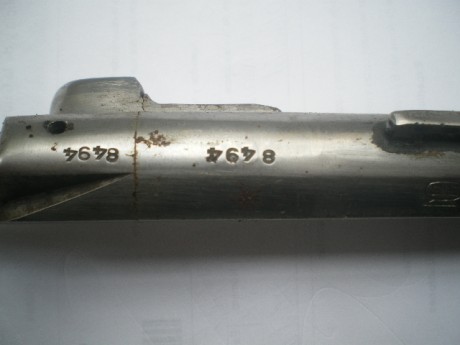 Hola vendo pareja de Pistolas de Duelo practicamente nuevas, en su caja no se de que Casa son pero pongo 02