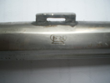 Hola vendo pareja de Pistolas de Duelo practicamente nuevas, en su caja no se de que Casa son pero pongo 01