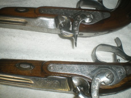 Hola vendo pareja de Pistolas de Duelo practicamente nuevas, en su caja no se de que Casa son pero pongo 22