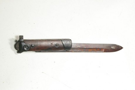 Hace unos días encontré por casualidad en una web extranjera un arma a la venta que hacía muchos años 71