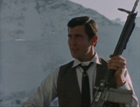 Compañeros,

En vista de las ganas de algunos (Elcafe, Wilcow, Vrakk, etc) por adivinar armas de películas 140